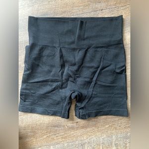 Ribbed black biker shorts